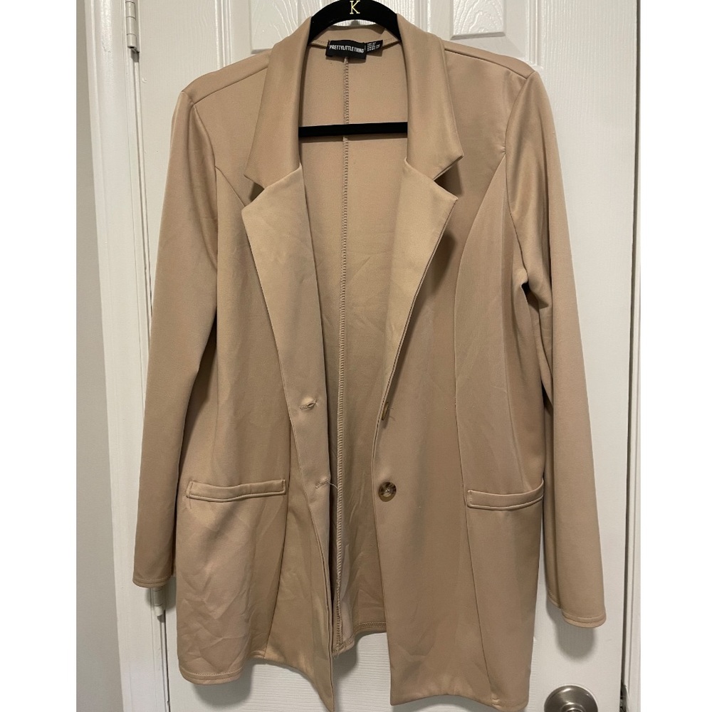 Pretty Little Thing camel oversized blazer. Size US 8.